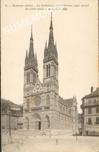 010 Voiron (Is&egrave;re) la cath&eacute;drale Saint Bruno, style ogival du XIIIe si&egrave;cle