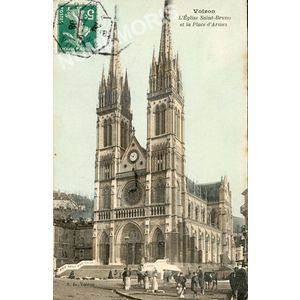 Voiron l'&eacute;glise Saint Bruno et la place d'armes