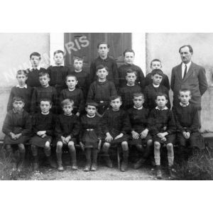 Chirens &eacute;cole en 1930 (environ) gar&ccedil;ons 