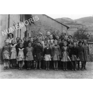 Chirens &eacute;cole en 1955 environ filles 