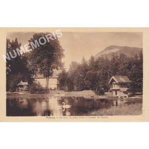 Voiron le parc, la pi&egrave;ce d'eau et coteau de Vouise