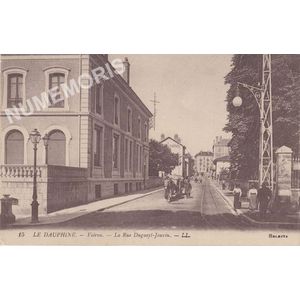 015 Voiron la rue Dugueyt-Jouvin