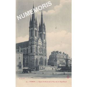 019 Voiron l'&eacute;glise St-Bruno et la place de la R&eacute;publique