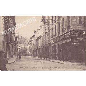 Voiron (Is&egrave;re) la rue des Terreaux