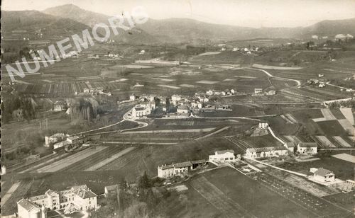 Vue a&eacute;rienne sur le Village de COUBLEVIE