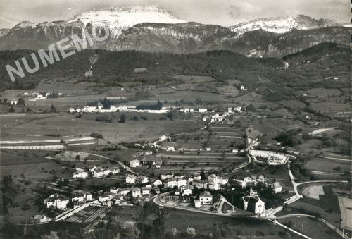 Coublevie (Is&egrave;re) 21167 Vue g&eacute;n&eacute;rale a&eacute;rienne. Dans le fond, la Grande Sure (1929 m)