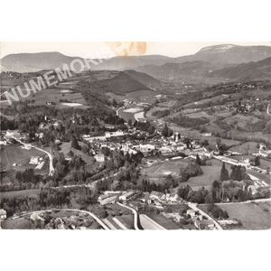 I 21571 Saint-Geoire-en-Valdaine (Is&egrave;re) vue g&eacute;n&eacute;rale a&eacute;rienne
