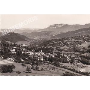 Saint-Geoire-en-Valdaine (Is&egrave;re) 6503 vue g&eacute;n&eacute;rale. la Vall&eacute;e de l'ainan et les Monts de Savoie