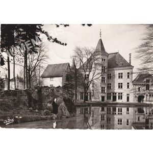 6527 Saint-Geoire-en-Valdaine (Is&egrave;re) Ch&acirc;teau de Clermont et bassin &agrave; truites (colonie C.N.E.P.) &agrave; gauche, ch&acirc;teau de la Rochette