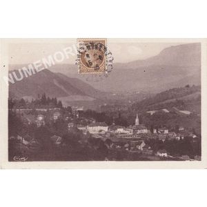 St-Geoire-en-Valdaine (Is&egrave;re) vue g&eacute;n&eacute;rale collines de St-Franc montagnes de Savoie