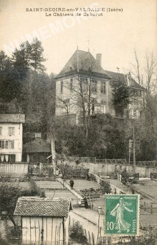 Saint-Geoire-en-Valdaine (Is&egrave;re) le ch&acirc;teau de Cabarot