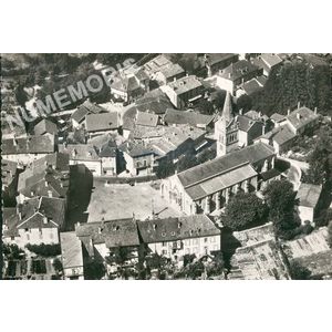 21580 Saint-Geoire-en-Valdaine (Is&egrave;re) vue a&eacute;rienne le Bourg