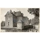 St-Geoire-en-Valdaine le ch&acirc;teau de Longpra les douves