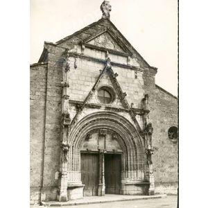 101 St-Geoire-en-Valdaine (Is&egrave;re) fa&ccedil;ade de l'&eacute;glise