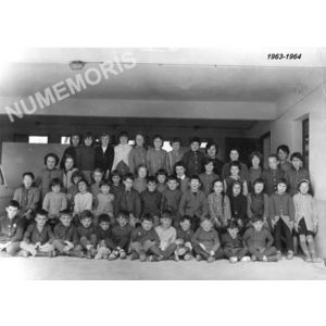 le Pin en 1963-64 &eacute;cole des filles et petits 