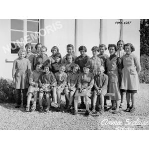le Pin en 1956-57 &eacute;cole des filles et petits