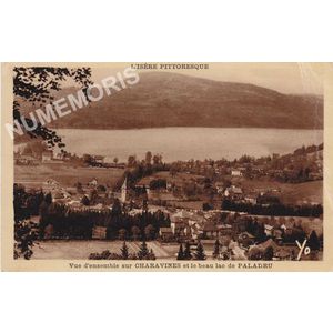 L'Is&egrave;re pittoresque vue d'ensemble sur Charavines et le beau lac de Paladru