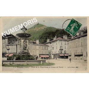 009 Voiron (Is&egrave;re) place de la r&eacute;publique et coteau de Vouise