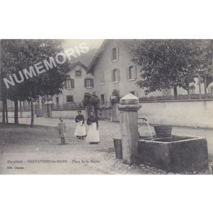 Dauphin&eacute; Charavines-les-Bains place de la mairie