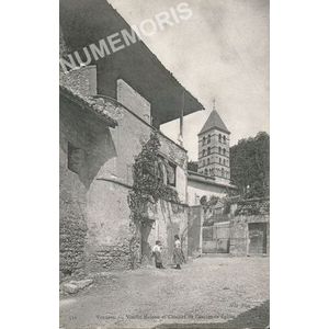 510 - Voreppe vieille maison et clocher de l'ancienne &eacute;glise