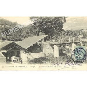 093 - environs de Grenoble - Voreppe extraction de la terre r&eacute;fractaire