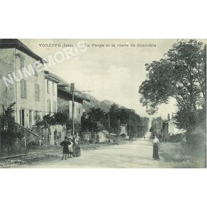 Voreppe (is&egrave;re) le p&eacute;age et la route de Grenoble