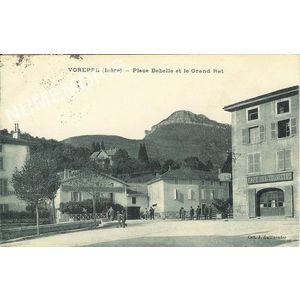 Voreppe (Is&egrave;re) place Debelle et le grand Rat