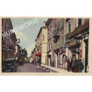 Rives (Is&egrave;re) rue de la r&eacute;publique