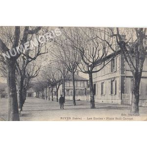 Rives (Is&egrave;re) les &eacute;coles place sadi-Carnot