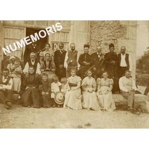 Pommiers la Placette : devant l'h&ocirc;tel de la Placette vers 1885-1890