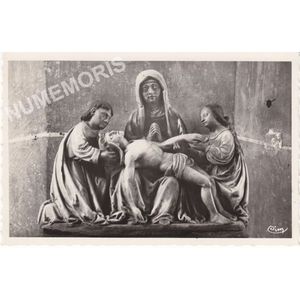 St-Geoire-en-Valdaine (Is&egrave;re) la Pi&eacute;ta dans l'int&eacute;rieur de l'Eglise (Mon. hist.)