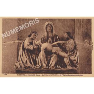 708 St-Geoire-en-Valdaine (Is&egrave;re) la Pi&eacute;ta dand l'int&eacute;rieur de l'Eglise (Monument historique