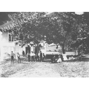 Pommiers la Placette : caf&eacute; en 1913