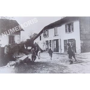 Pommiers la Placette : caf&eacute; Romain-Buissi&egrave;re Catinot en 1905