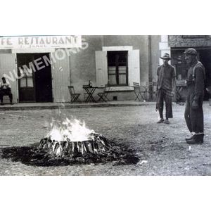 Pommiers la Placette : Joseph Janot charron en 1947