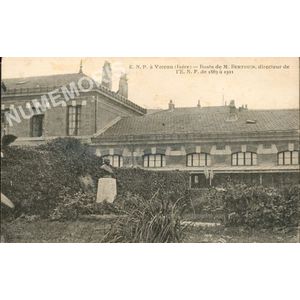 ENP à Voiron (Isère) buste de M. Berthuin, directeur de l'ENP de 1889 à 1921