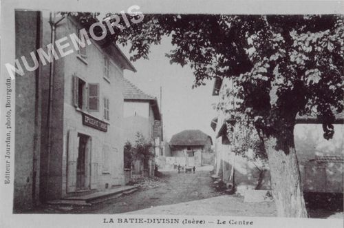 La Batie-Divisin (Is&egrave;re) le centre
