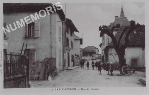 La Batie-Divisin rue du Centre