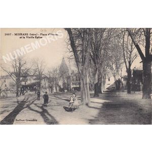 2607 Moirans (Is&egrave;re) Place d'armes et la vieille Eglise