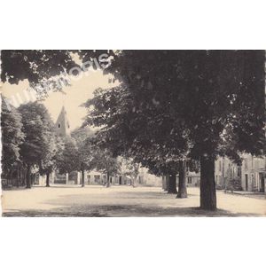 005 Moirans place Mar&eacute;chal-P&eacute;tain. Au fond, l'ancienne &eacute;glise