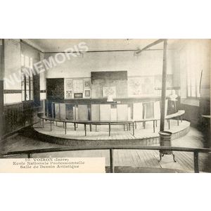 010 Voiron (Isère) Ecole Nationale Professionnelle salle de dessin artistique