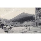 2632 Voiron (Is&egrave;re) place de la R&eacute;publique et la Montagne de Vouise