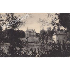 013 Moirans ch&acirc;teau Martin et l'&eacute;tang