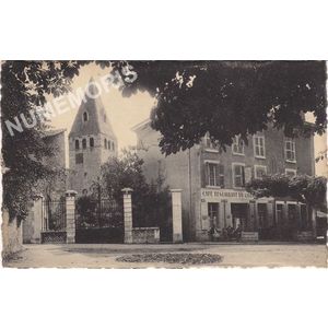 006 Moirans l'ancienne &eacute;glise (monument historique, XIe s) vue prise de la place Mar&eacute;chal-P&eacute;tain