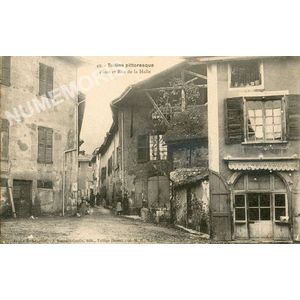 049 Tullins pittoresque place et rue de la halle