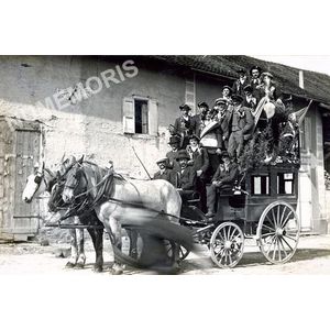 conscrits du Pin en cal&egrave;che en ?