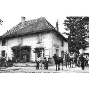 015 le Pin (Is&egrave;re) entr&eacute;e du village