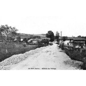 le Pin (Is&egrave;re) entr&eacute;e du village