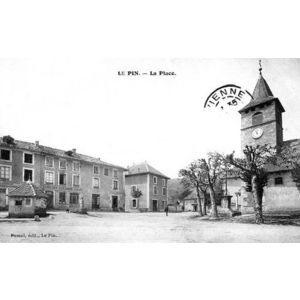 le Pin la place