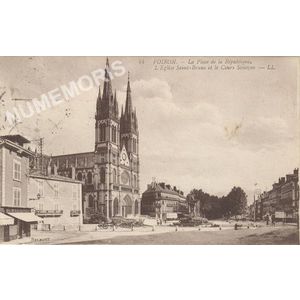 044 Voiron la place de la R&eacute;publique, l'Eglise Saint-Bruno et le Cours Senozan LL